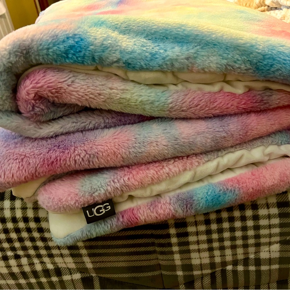 Polar Twin Comforter Set.